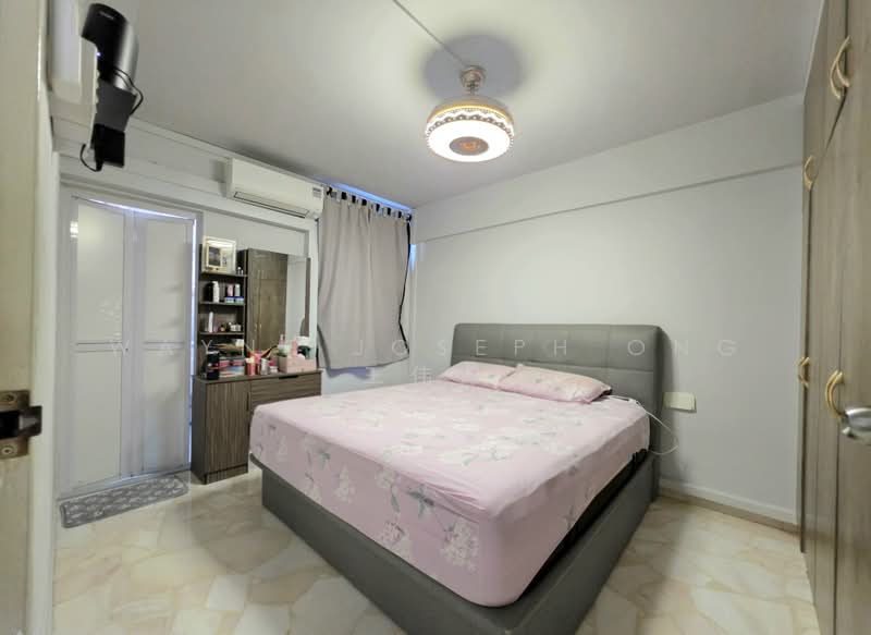 212 Bukit Batok Street 21, 212 Bukit Batok Street 21, 2 Bedrooms, 721 sqft, HDB Flat For Sale, by Wayne Joseph Ong 王伟洋, 500164223 - Bedroom - PropertyGuru.com.sg