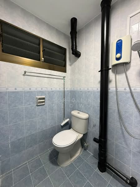 604 Clementi West Street 1, 604 Clementi West Street 1, 3 Bedrooms, 1,238 sqft, HDB Flat For Rent, by Georgina Seow, 500164225 - Bathroom - PropertyGuru.com.sg