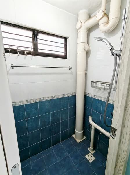 185 Boon Lay Avenue, 185 Boon Lay Avenue, 2 Bedrooms, 635 sqft, HDB Flat For Sale, by Tan Wai Ip, 500164230 - Bathroom - PropertyGuru.com.sg