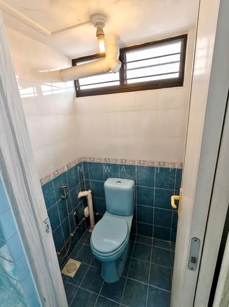185 Boon Lay Avenue, 185 Boon Lay Avenue, 2 Bedrooms, 635 sqft, HDB Flat For Sale, by Tan Wai Ip, 500164230 - Bathroom - PropertyGuru.com.sg