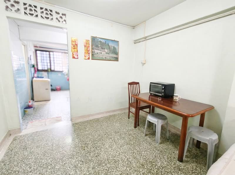 185 Boon Lay Avenue, 185 Boon Lay Avenue, 2 Bedrooms, 635 sqft, HDB Flat For Sale, by Tan Wai Ip, 500164230 - Dining - PropertyGuru.com.sg