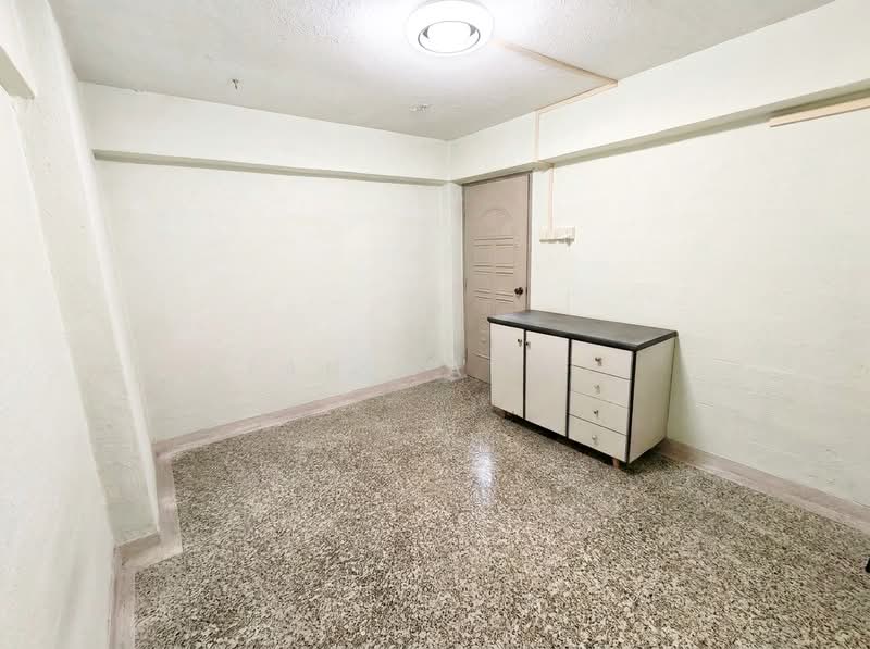 185 Boon Lay Avenue, 185 Boon Lay Avenue, 2 Bedrooms, 635 sqft, HDB Flat For Sale, by Tan Wai Ip, 500164230 - Bedroom - PropertyGuru.com.sg