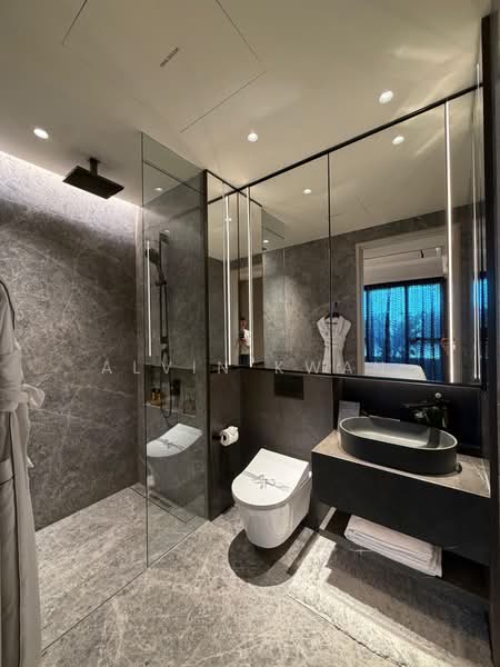 W Residences Marina View - Singapore, 22 Marina View, 2 Bedrooms, 797 sqft, Condominium For Sale, by Alvin Kwan, 500164239 - Bathroom - PropertyGuru.com.sg