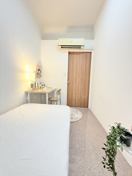 Birmingham Mansions, 130 Thomson Road, Room Rental, 100 sqft, Apartment For Rent, by Zheng Chao, 500164274 - Bedroom - PropertyGuru.com.sg