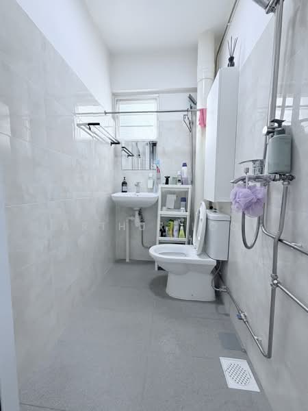 505 Hougang Avenue 8, 505 Hougang Avenue 8, 2 Bedrooms, 689 sqft, HDB Flat For Sale, by Arthur Loo, 500164276 - Bathroom - PropertyGuru.com.sg