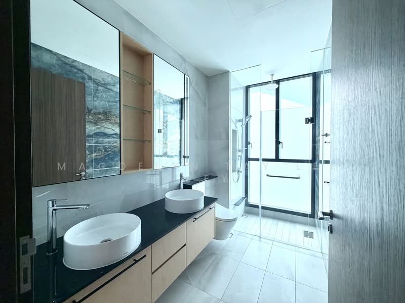 Belgravia Ace, 100 Belgravia Drive, 5 Bedrooms, 4,058 sqft, Semi-Detached House For Rent, by Macdelyn Tay Lee Huey, 500164277 - Bathroom - PropertyGuru.com.sg