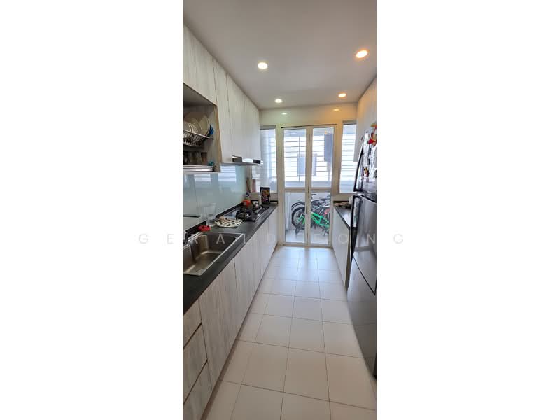 662B Edgedale Plains, 662B Edgedale Plains, 3 Bedrooms, 990 sqft, HDB Flat For Sale, by Gerald Fong, 500164281 - Kitchen - PropertyGuru.com.sg