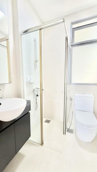 Auralis, 587 East Coast Road, East Coast / Marine Parade, 2 Bedrooms, 732 sqft, Condominium For Sale, by Eric See, 500164285 - Common Bathroom - PropertyGuru.com.sg