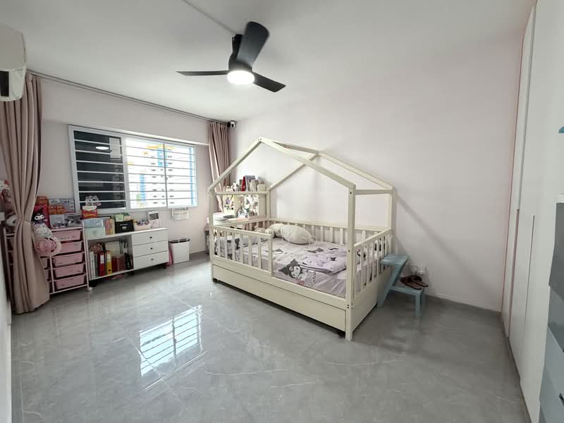335 Sembawang Close, 335 Sembawang Close, 4 Bedrooms, 1,302 sqft, HDB Flat For Sale, by Loh Audrey, 500164289 - Bedroom - PropertyGuru.com.sg