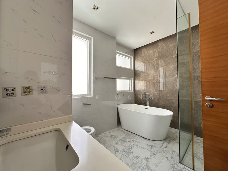 Gallop Green, 13 Woollerton Park, 8 Bedrooms, 4,403 sqft, Cluster House For Rent, by Erik Wang, 500164294 - Bathroom - PropertyGuru.com.sg