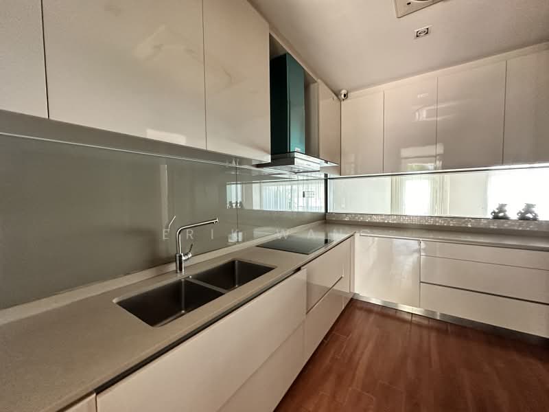 Gallop Green, 13 Woollerton Park, 8 Bedrooms, 4,403 sqft, Cluster House For Rent, by Erik Wang, 500164294 - Kitchen - PropertyGuru.com.sg