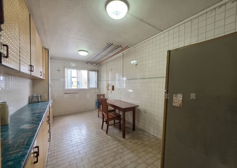 44 Teban Gardens Road, 44 Teban Gardens Road, 2 Bedrooms, 731 sqft, HDB Flat For Sale, by Esther Wang 王芝茵, 500164296 - Kitchen - PropertyGuru.com.sg