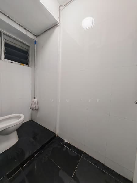 172 Ang Mo Kio Avenue 4, 172 Ang Mo Kio Avenue 4, 1 Bedroom, 484 sqft, HDB Flat For Sale, by Alvin Lee, 500164301 - Bathroom - PropertyGuru.com.sg