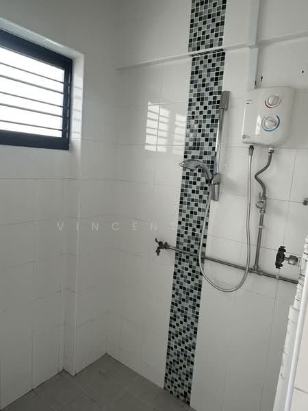 510 Jurong West Street 52, 510 Jurong West Street 52, 2 Bedrooms, 796 sqft, HDB Flat For Rent, by Vincent Liu, 500164302 - Bathroom - PropertyGuru.com.sg