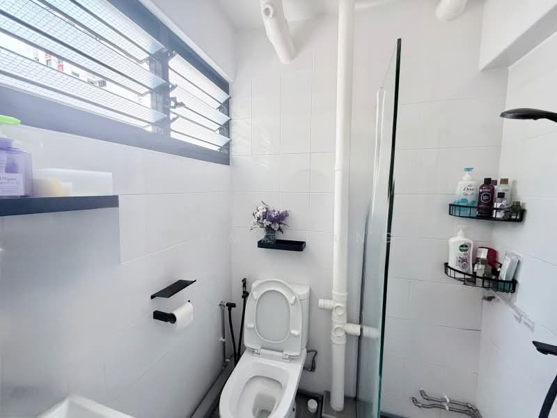 254 Hougang Avenue 3, 254 Hougang Avenue 3, 3 Bedrooms, 979 sqft, HDB Flat For Sale, by Tommy Tang, 500164309 - Bathroom - PropertyGuru.com.sg