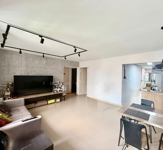 254 Hougang Avenue 3, 254 Hougang Avenue 3, 3 Bedrooms, 979 sqft, HDB Flat For Sale, by Tommy Tang, 500164309 - Living Room - PropertyGuru.com.sg