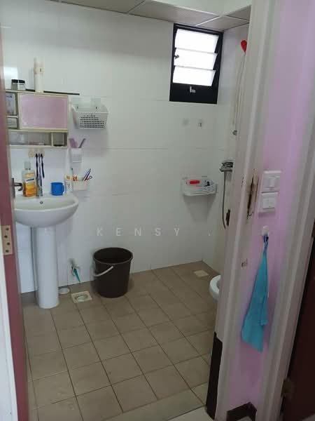 506C Yishun Avenue 4, 506C Yishun Avenue 4, 3 Bedrooms, 1,001 sqft, HDB Flat For Sale, by Kensy ., 500164312 - Bathroom - PropertyGuru.com.sg