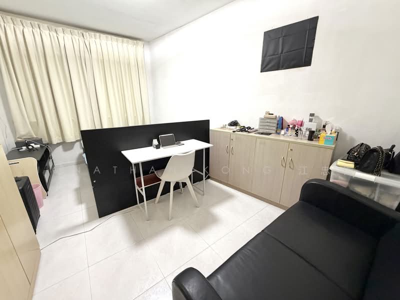 254 Choa Chu Kang Avenue 2, 254 Choa Chu Kang Avenue 2, 3 Bedrooms, 1,313 sqft, HDB Flat For Sale, by Jonathan Kong 江忠仁, 500164315 - Bedroom - PropertyGuru.com.sg