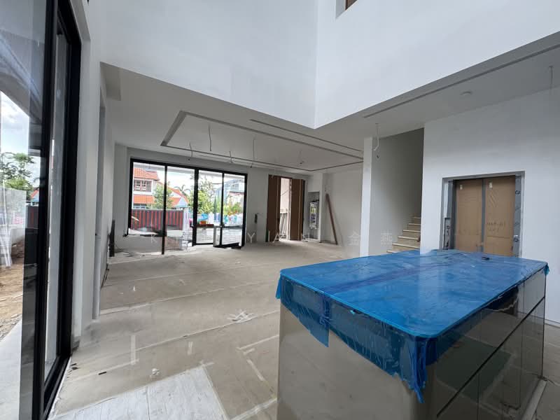 Brand New Freehold Semi-D, 4 levels with Lift, park 3 cars inside, Changi Height - call 8130 3636 to view!, 5 Bedrooms, 5,443 sqft, Semi-Detached House For Sale, by Kim Yan 金燕, 500164321 - Interior - PropertyGuru.com.sg