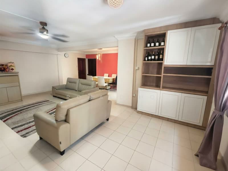 555 Jurong West Street 42, 555 Jurong West Street 42, 3 Bedrooms, 1,431 sqft, HDB Flat For Sale, by Ronald Ho, 500164327 - From entrance looking into Living Hall - PropertyGuru.com.sg