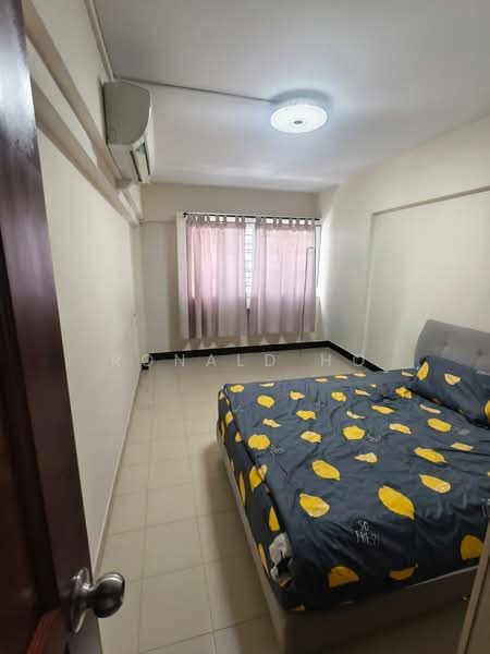 555 Jurong West Street 42, 555 Jurong West Street 42, 3 Bedrooms, 1,431 sqft, HDB Flat For Sale, by Ronald Ho, 500164327 - Bedroom 2 - PropertyGuru.com.sg