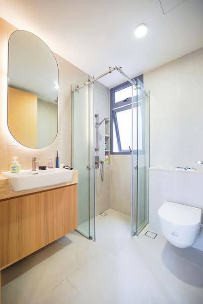 Hill House, 10A-11 Institution Hill, 10B, 2 Bedrooms, 624 sqft, Condominium For Rent, by Joanne Ang, 500164335 - Bathroom - PropertyGuru.com.sg