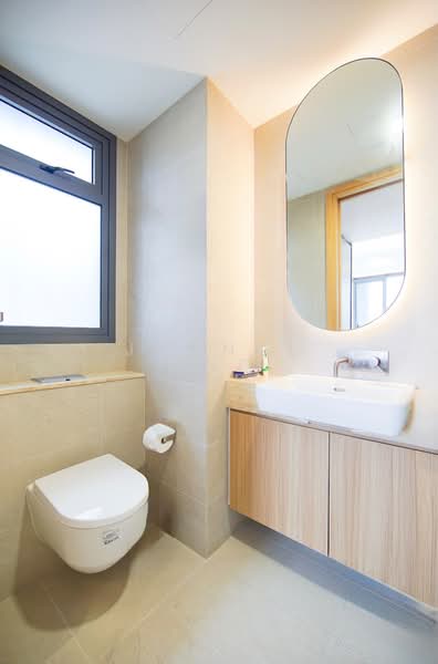 Hill House, 10A-11 Institution Hill, 10B, 2 Bedrooms, 624 sqft, Condominium For Rent, by Joanne Ang, 500164335 - Bathroom - PropertyGuru.com.sg