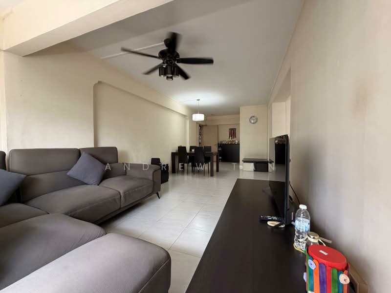 880 Woodlands Street 82, 880 Woodlands Street 82, 4 Bedrooms, 1,345 sqft, HDB Flat For Sale, by Andrew Tan, 500164341 - Living Room - PropertyGuru.com.sg