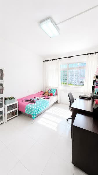 880 Woodlands Street 82, 880 Woodlands Street 82, 4 Bedrooms, 1,345 sqft, HDB Flat For Sale, by Andrew Tan, 500164341 - Bedroom - PropertyGuru.com.sg