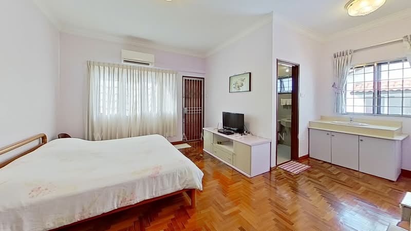 2-storey Semi-D under 10 minutes walk to LRT, eateries and more, 2-storey Semi-D under 10 minutes walk to LRT, eateries and more..., 5 Bedrooms, 2,700 sqft, Semi-Detached House For Rent, by William Hong, 500164342 - Bedroom - PropertyGuru.com.sg