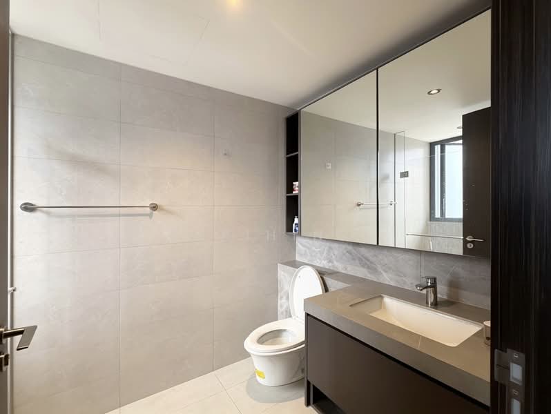 Parc Clematis, 8B Jalan Lempeng, 3 Bedrooms, 829 sqft, Condominium For Sale, by Farihin ., 500164345 - Bathroom - PropertyGuru.com.sg