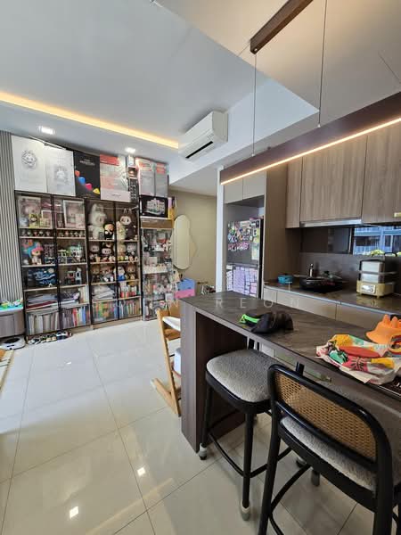 The Jovell, 13 Flora Drive, 2 Bedrooms, 635 sqft, Condominium For Sale, by Sing Seet Soon Reon, 500164346 - Living Room - PropertyGuru.com.sg