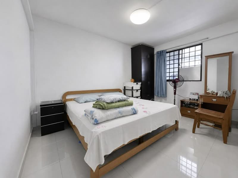 215 Boon Lay Place, 215 Boon Lay Place, 2 Bedrooms, 710 sqft, HDB Flat For Sale, by Denyse Chong 张芸珊, 500164347 - Bedroom - PropertyGuru.com.sg