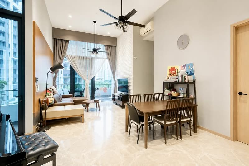 The Crest, 101 Prince Charles Crescent, 4 Bedrooms, 1,873 sqft, Condominium For Rent, by Fiona Han, 500164357 - Living Room - PropertyGuru.com.sg