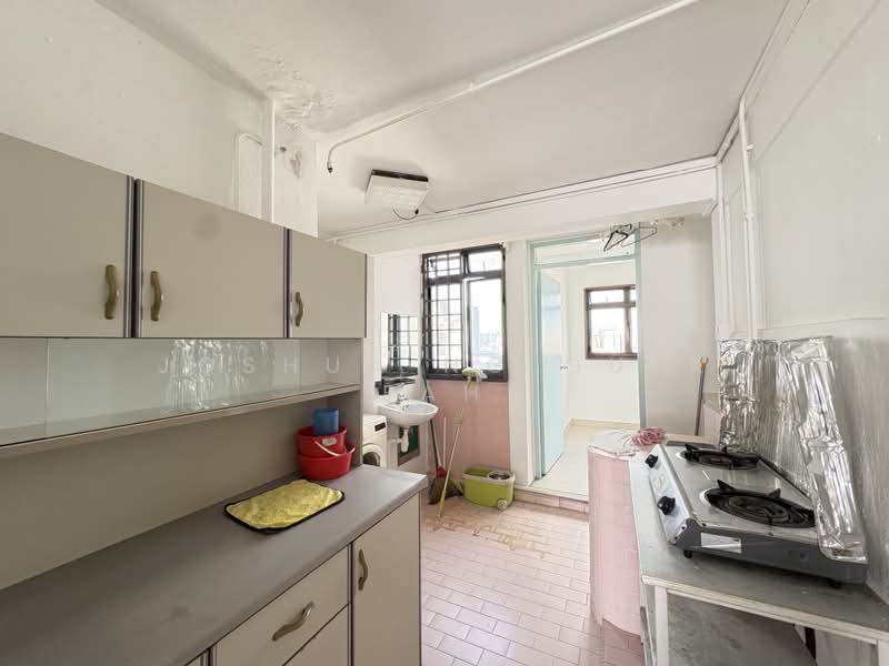 51 Lorong 6 Toa Payoh, 51 Lorong 6 Toa Payoh, 2 Bedrooms, 538 sqft, HDB Flat For Rent, by Joshua Ng Guek Fah, 500164366 - Kitchen - PropertyGuru.com.sg