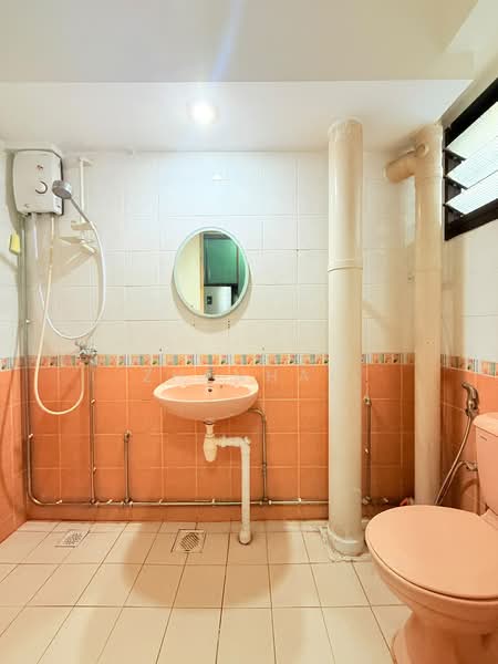 324D Sengkang East Way, 324D Sengkang East Way, 3 Bedrooms, 969 sqft, HDB Flat For Sale, by Jose Loh Zhenhao, 500164379 - Bathroom - PropertyGuru.com.sg