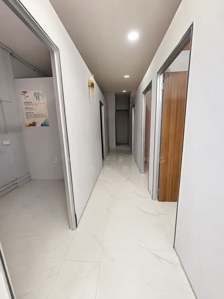Tanjong Pagar Plaza, 1 Tanjong Pagar Plaza, 742 sqft, Shop / Shophouse For Rent, by Javier Ng 黄允健, 500164404 - Corridor - CommercialGuru.com.sg