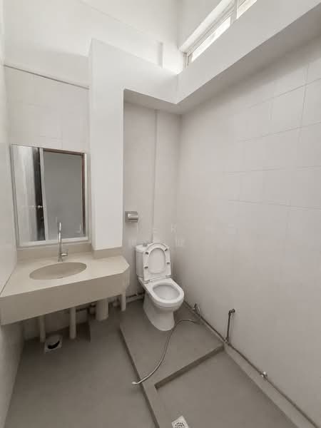 Tanjong Pagar Plaza, 1 Tanjong Pagar Plaza, 742 sqft, Shop / Shophouse For Rent, by Javier Ng 黄允健, 500164404 - Bathroom - CommercialGuru.com.sg