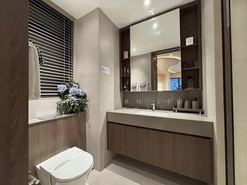 Pinery Residences, Tampines Street 94, 4 Bedrooms, 1,195 sqft, Condominium For Sale, by Ming Han Lim (Ming), 500164415 - Bathroom - PropertyGuru.com.sg