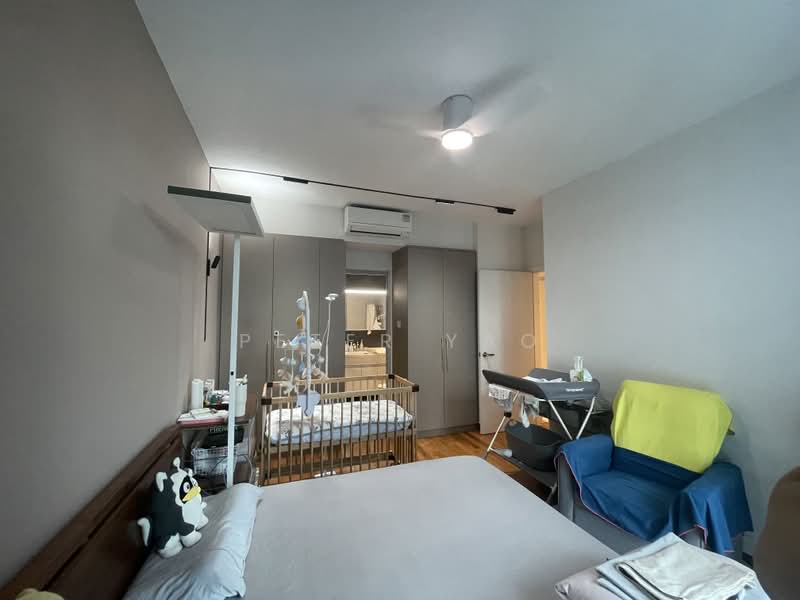 Blue Horizon, 21 West Coast Crescent, 3 Bedrooms, 1,152 sqft, Condominium For Sale, by Peter Yao, 500164435 - Bedroom - PropertyGuru.com.sg