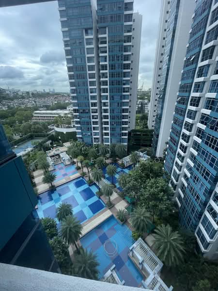 Blue Horizon, 21 West Coast Crescent, 3 Bedrooms, 1,152 sqft, Condominium For Sale, by Peter Yao, 500164435 - Exterior - PropertyGuru.com.sg