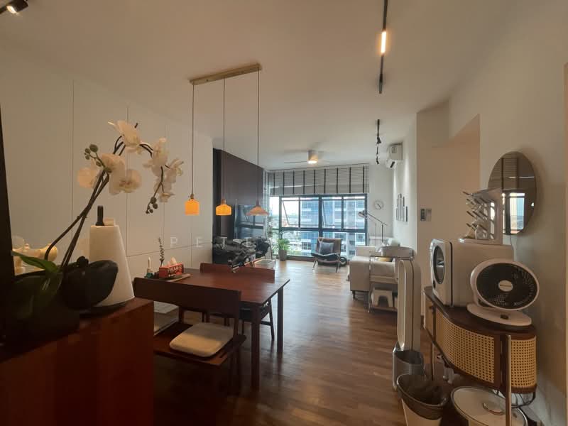 Blue Horizon, 21 West Coast Crescent, 3 Bedrooms, 1,152 sqft, Condominium For Sale, by Peter Yao, 500164435 - Living Room - PropertyGuru.com.sg