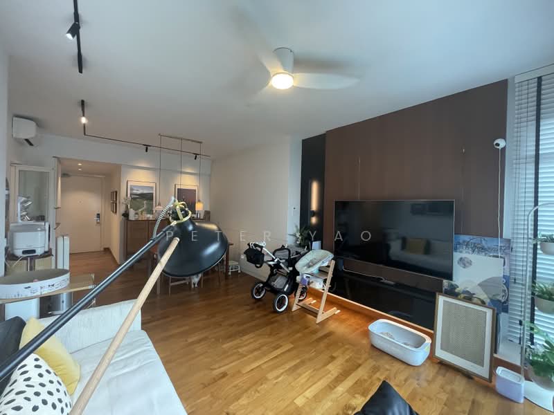 Blue Horizon, 21 West Coast Crescent, 3 Bedrooms, 1,152 sqft, Condominium For Sale, by Peter Yao, 500164435 - Living Room - PropertyGuru.com.sg
