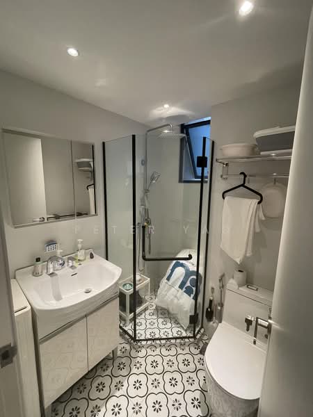 Blue Horizon, 21 West Coast Crescent, 3 Bedrooms, 1,152 sqft, Condominium For Sale, by Peter Yao, 500164435 - Bathroom - PropertyGuru.com.sg