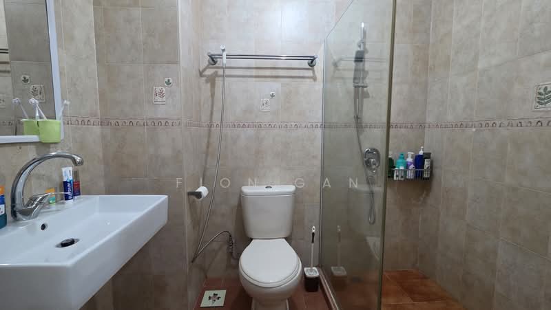 Belgravia Park, , 4 Bedrooms, 2,600 sqft, Terraced House For Sale, by Fion Gan, 500164442 - Bathroom - PropertyGuru.com.sg