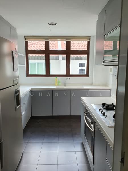 The Cassandra, 132 Pasir Panjang Road, Room Rental, 250 sqft, Apartment For Rent, by Yohanna Lie, 500164450 - Kitchen - PropertyGuru.com.sg