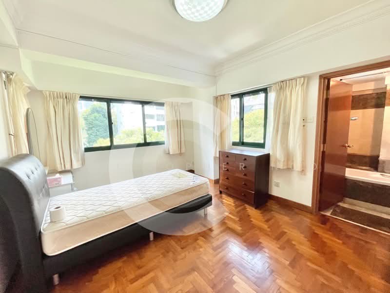 Surrey Court, 12 Surrey Court, 4 Bedrooms, 1,600 sqft, Condominium For Rent, by Christopher Ngo, 500164471 - Bedroom - PropertyGuru.com.sg