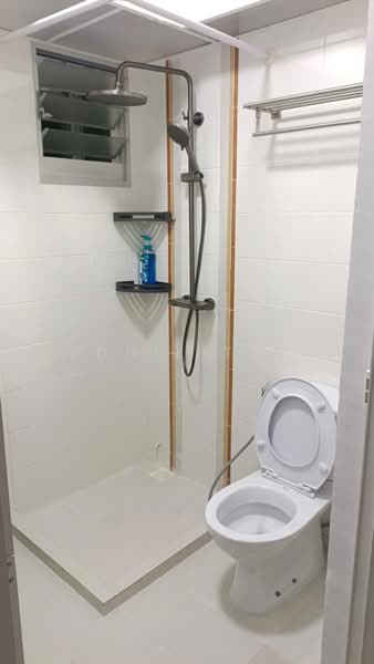 470A Upper Serangoon Crescent, 470A Upper Serangoon Crescent, Room Rental, 180 sqft, HDB Flat For Rent, by Eddie Tan, 500164474 - Bathroom - PropertyGuru.com.sg