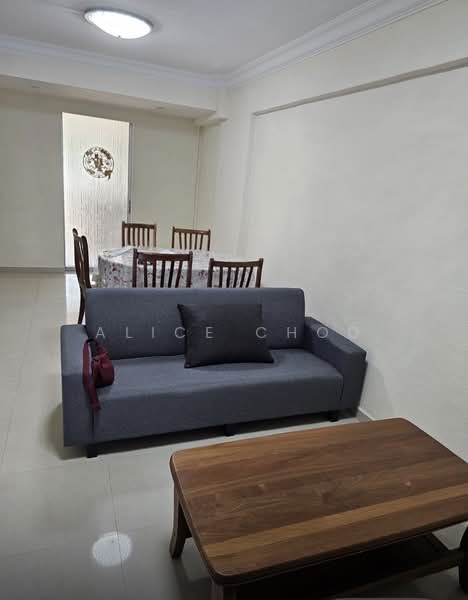 343 Clementi Avenue 5, 343 Clementi Avenue 5, 2 Bedrooms, 742 sqft, HDB Flat For Rent, by Alice Choo, 500164478 - Living Room - PropertyGuru.com.sg