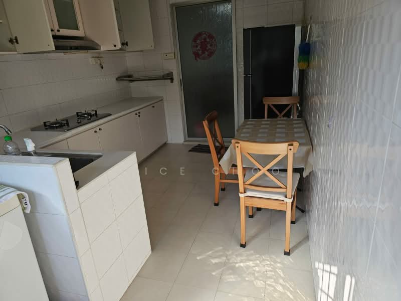 343 Clementi Avenue 5, 343 Clementi Avenue 5, 2 Bedrooms, 742 sqft, HDB Flat For Rent, by Alice Choo, 500164478 - Kitchen - PropertyGuru.com.sg
